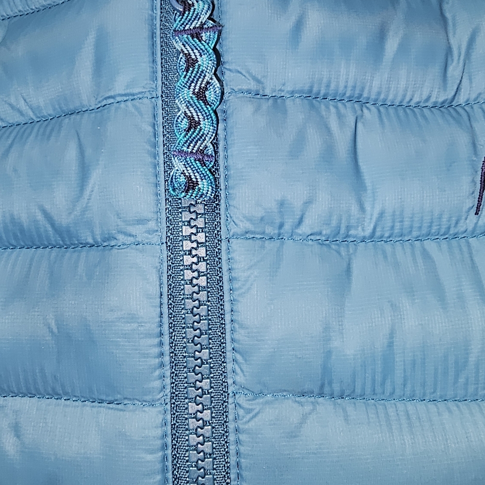 Teal Puffer Jacket With Patterned Collar Lining - image 2